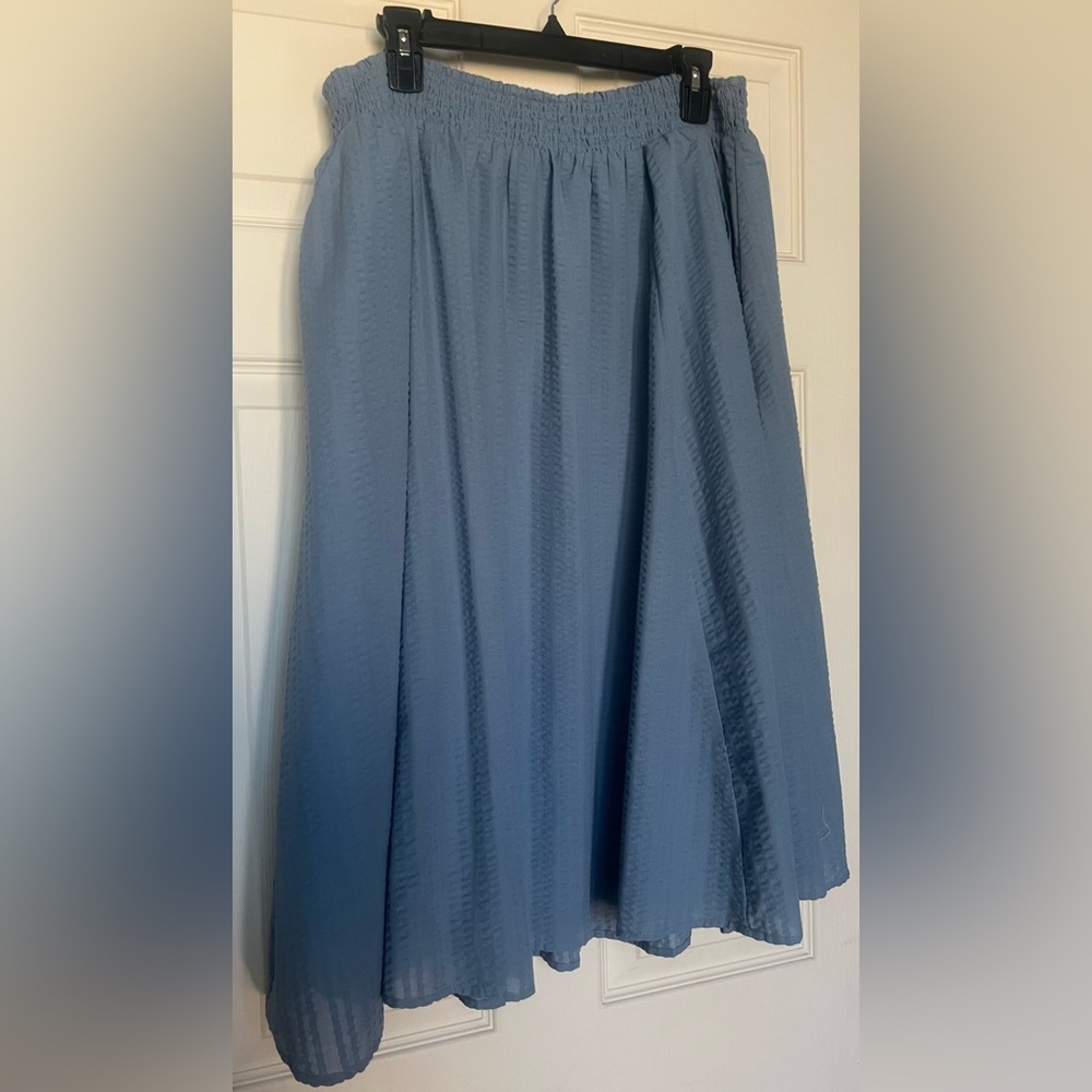 Torrid blue midi smocked skirt - Picture 3 of 5